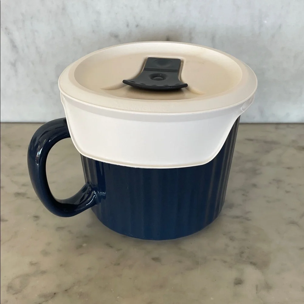 CORNINGWARE Blue Meal Mug with Vented Steam Lid 20 ounces